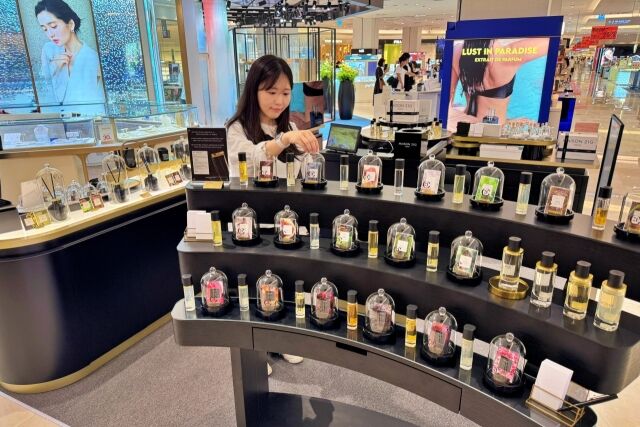 롯데백화점 잠실점 본관 1층에 새롭게 선보인 니치향수 특화존. /롯데백화점