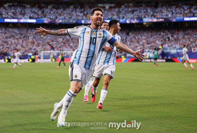 아르헨티나가 17일 오전 10시 캔자스 시티 스타디움에서 2026 국제축구연맹(FIFA) 북중미 월드컵 알제리와 J조 조별리그 1차전을 치르고 있다. 리오넬 메시가 전반 18분 선제골을 넣었다./게티이미지코리아