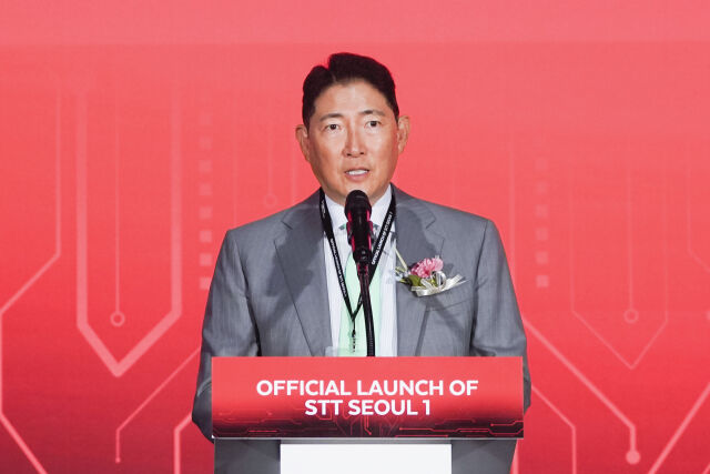 16일 서울 금천구 가산동에서 열린 효성-STT GDC의 AI 데이터센터 ‘STT Seoul 1’ 개관식에 조현준 효성 회장이 참석했다. 조 회장은 축사를 통해 “데이터센터 사업을 효성의 새로운 성장동력으로 키워, 대한민국을 넘어 글로벌 AI 생태계의 패러다임을 바꾸어 나갈 것”이라고 밝혔다. /효성