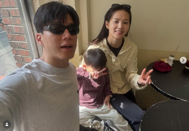 최근 각종 온라인 커뮤니티와 SNS에는 배우 김무열-윤승아 부부의 과거 러브스토리를 재조명한 게시물이 빠르게 확산 중이다. /윤승아 소셜미디어