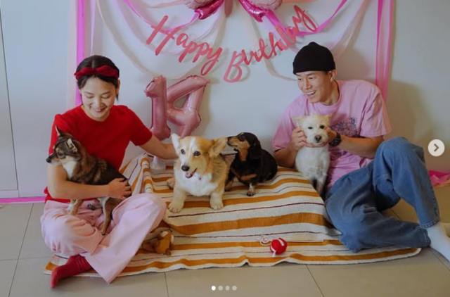 넷플릭스 시리즈 '참교육'이 전 세계 시청자들을 사로잡으며 글로벌 대흥행을 이어가는 가운데, 주연 배우 김무열의 든든한 버팀목이 되어준 아내 윤승아와의 뜨거운 연애 시절 일화가 대중의 심금을 울리고 있다./윤승아 소셜미디어