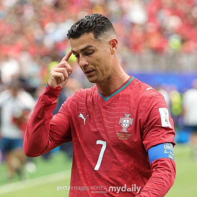 크리스티아누 호날두가 휴스턴 스타디움에서 열린 콩고민주공화국과의 '2026 국제축구연맹(FIFA) 북중미 월드컵' K조 조별리그 1차전에서 풀타임을 소화했지만, 득점을 올리지 못했다./게티이미지코리아