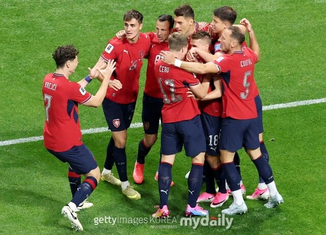 체코가 19일 애틀랜타 스타디움에서 열린 남아프리카공화국과의 '2026 국제축구연맹(FIFA) 북중미월드컵' A조 조별리그 2차전에서 1-1로 비겼다. 선제골을 넣은 뒤 기뻐하고 있는 체코./게티이미지코리아
