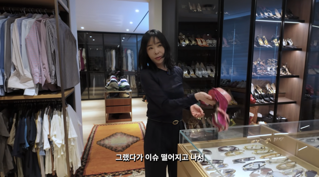 이혜영이 과거 화제를 모았던 '12억 원 다리 보험'의 진실을 솔직하게 털어놨다. / 유튜브 채널 '혜영이는 못말려'