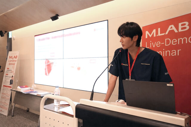 지난 18일 개최된 메디톡스 M.LAB 세미나에서 아이에이치의원 황정후 원장이 강연을 진행하고 있다. /메디톡스