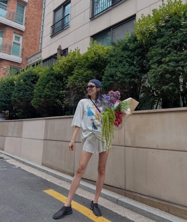 손담비가 육아 중 잠시 여유를 만끽하는 근황을 전했다. / 손담비 SNS
