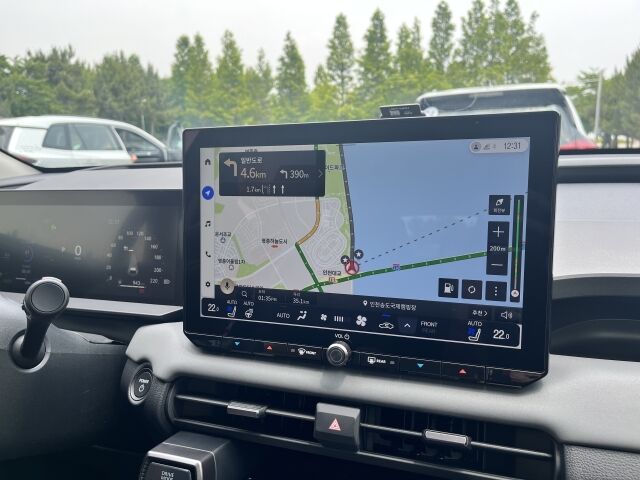 도요타 ‘올 뉴 RAV4’ PHEV XSE 트림 실내에 위치한 중앙 디스플레이. /심지원 기자