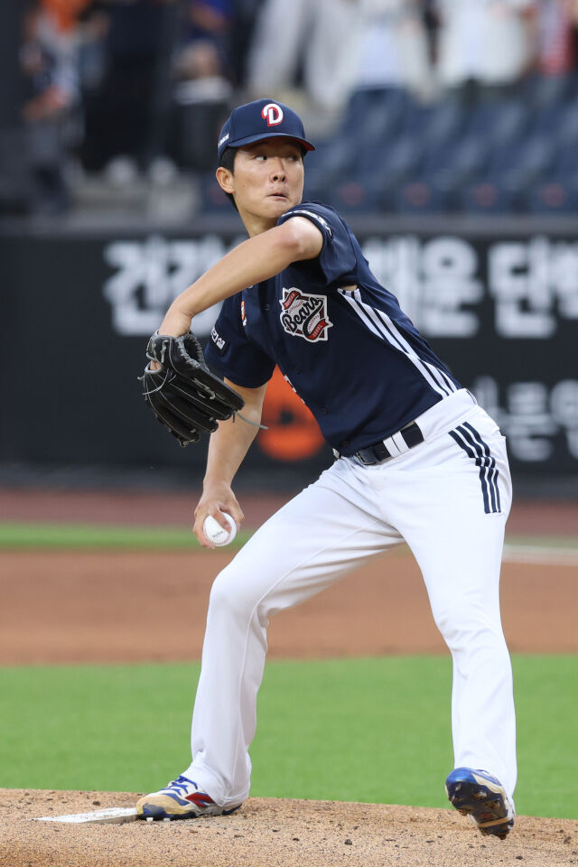 두산 베어스 최민석이 24일 한화전에서 시즌 7승에 성공했다./두산 베어스 제공