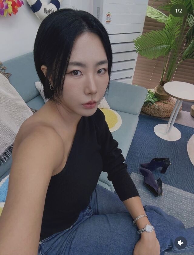 이상화가 변함없는 '블랙 사랑'을 드러내며 세련된 근황을 전했다. / 이상화 SNS