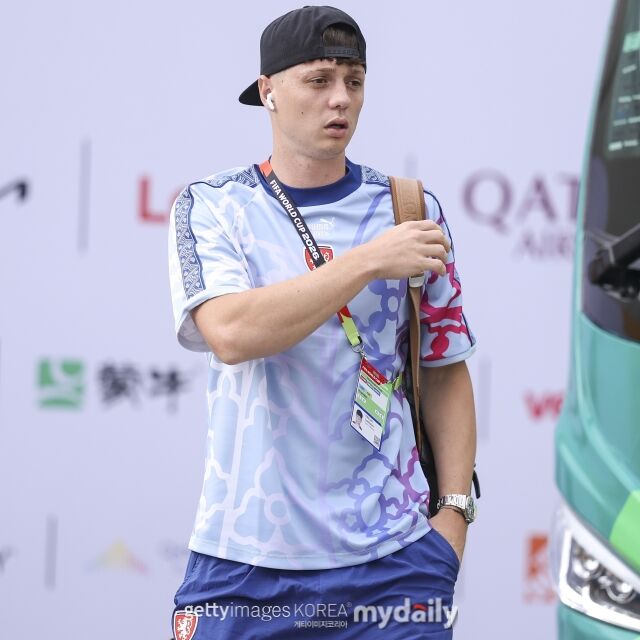 28일 체코 '아이스포르트' 보도에 따르면 라디슬라프 크레이치가 프라하 공항을 통해 귀국한 뒤 체코축구협회를 공개 저격했다./게티이미지코리아