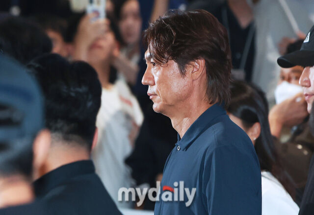 ▲ '쓰리백'에서 변화된 전략으로 흔들림 없는 귀국길을