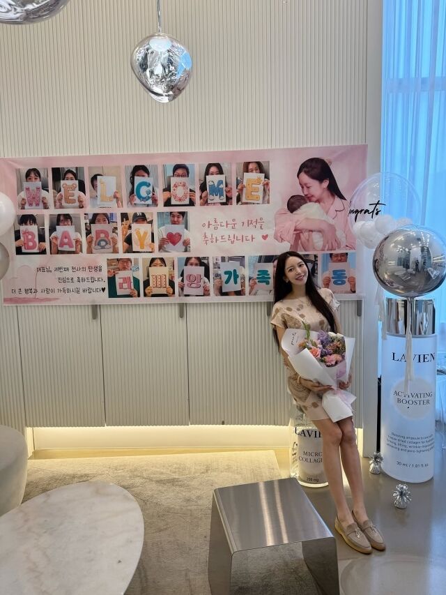  이필립의 아내 박현선이 셋째 출산 후 본격적인 업무에 복귀한 근황을 공개했다. / 박현선 SNS