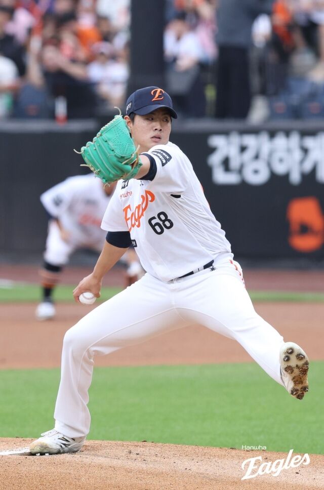 한화 이글스 투수 박준영이 1일 대전 한화생명볼파크에서 진행 중인 KT 위즈와 경기에 투구를 진행하고 있다./한화 이글스 제공