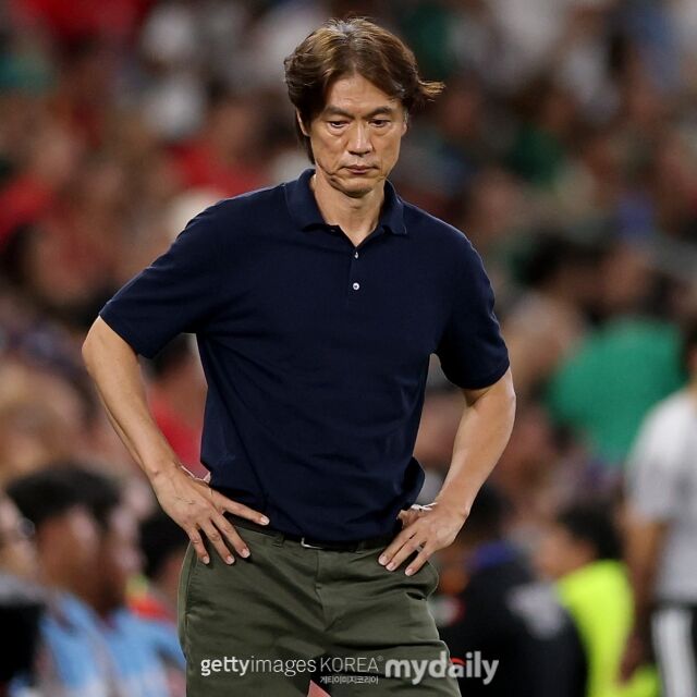 2일 닛칸스포츠 보도에 따르면 모리야스 하지메 일본 축구대표팀 감독이 홍명보 전 대한민국 축구대표팀 감독에 대해 언급했다. 남아공과의 A조 조별리그 3차전 당시 홍명보 전 감독./게티이미지코리아