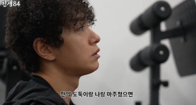 지난 2일 유튜브 채널 ‘인생84’에 게재된 ‘인생 쌈디’라는 제목의 영상에서 기안84는 8년 만에 재회한 쌈디의 일상을 파헤쳤다. 화면 속 쌈디는 공복 유산소부터 헬스, 복싱까지 평일 내내 운동에 매진하며 과거의 마른 모습은 온데간데없는 상태였다./유튜브 채널 ‘인생84’