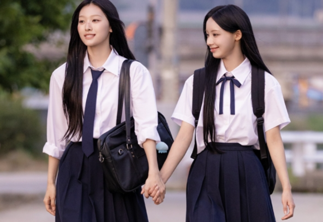 지난 1일 오후 6시 공식 SNS를 통해 리센느의 원이와 미나미가 출연한 태연의 ‘만찬가’ 뮤직비디오 비하인드 스냅샷이 전격 공개돼 팬들의 뜨거운 관심과 호평을 모았다. /SHgold네트웍스