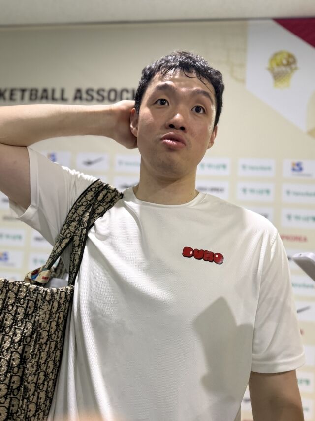 이승현이 7월 3일 고양 소노 아레나에서 대만 대표팀과의 경기를 마치고 취재진과 인터뷰를 하고 있다./고양=김경현 기자