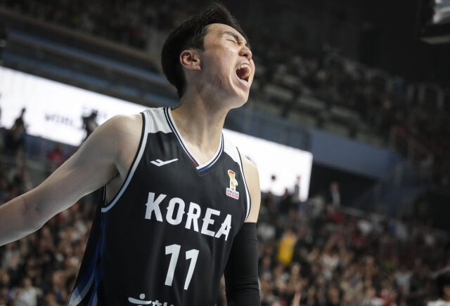 이우석이 7월 6일 고양 소노 아레나에서 열린 일본과의 경기에서 포효하고 있다./대한민국농구협회 제공