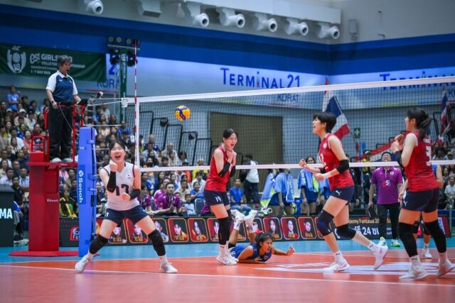 한국 U18 여자배구 대표팀이 6일 태국에서 열린 2026 아시아배구연맹(AVC) 아시아선수권 태국과 4강전에서 포효하고 있다./AVC 제공