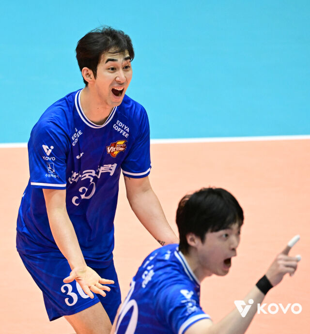 한국전력 아포짓 이태호가 6월 13일 단양에서 열린 2026 한국실업배구연맹&프로배구 퓨처스 챔프전 화성특례시청전에서 환호하고 있다./KOVO 제공
