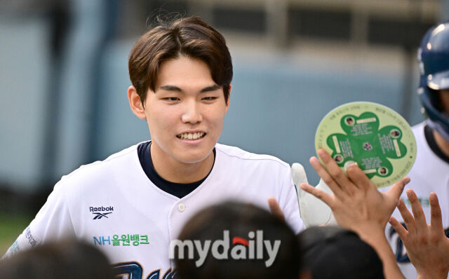 2026년 7월 10일 오후 서울 잠실구장에서 '2026 신한 SOL KBO리그' 퓨처스리그 올스타전이 열렸다. NC 신재인이 4회말 무사 1루서 투런 홈런을 친 뒤 기뻐하고 있다./마이데일리