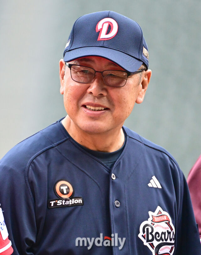 2026년 7월 10일 오후 서울 잠실구장에서 '2026 신한 SOL KBO리그' 퓨처스리그 올스타전이 열렸다. 두산 퓨처스팀 니무라 감독이 인사하고 있다./유진형 기자