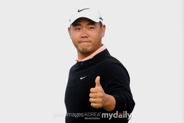 김주형이 엄지를 치켜 세우고 있다./게티이미지코리아
