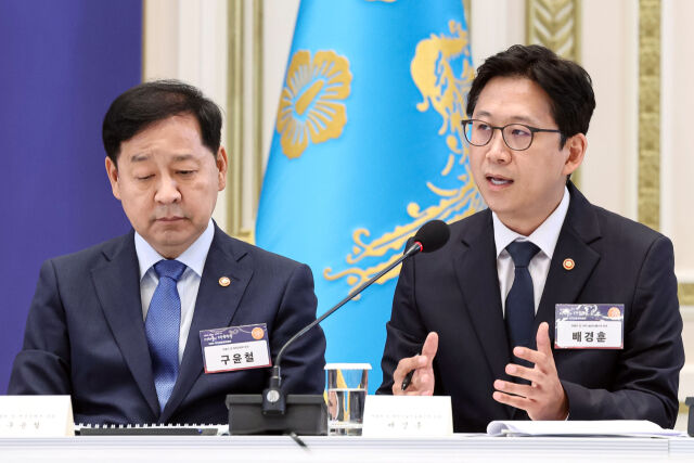 배경훈 부총리 겸 과학기술정보통신부 장관이 13일 청와대에서 열린 2026년 국가재정전략회의에서 3대 메가프로젝트 지원 방안 발표를 하고 있다. /뉴시스