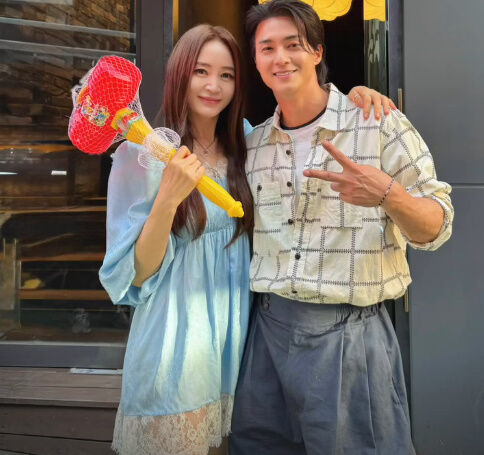 김혜수, 김지훈./소셜미디어