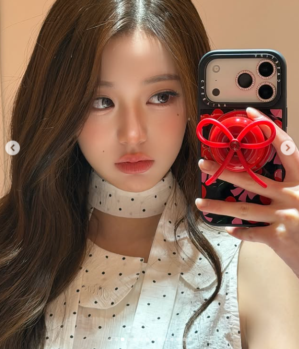 장원영은 지난 14일 자신의 SNS에 "내가 좋아하는 건데 얘 나랑 성이 똑같아"라는 글과 함께 여러 장의 사진을 올렸다. /장원영 소셜미디어