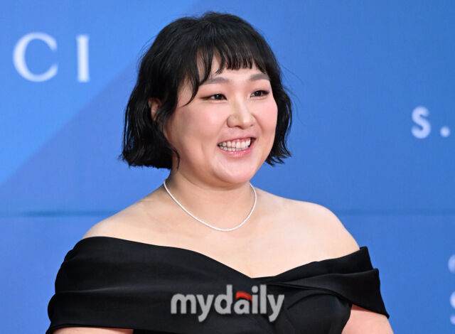 이수지, 청룡시상식선 말 못했나...논란 보름 만에 뒤늦은 자필 사과 [전문]