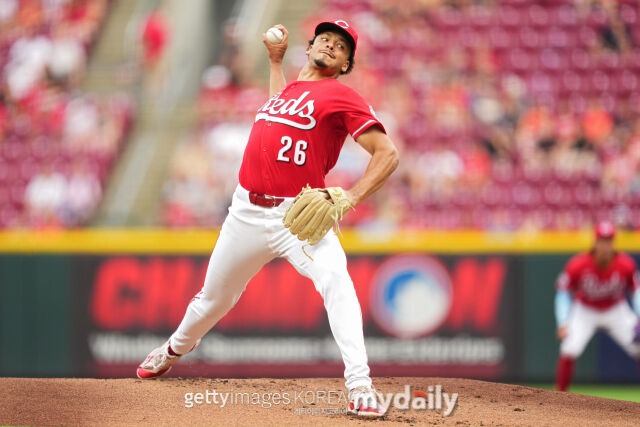 MLB 신시내티 레즈가 2년 차 시즌을 보내고 있는 젊은 '에이스' 체이스 번즈와 7년 총액 1억500만 달러에 달하는 대형 계약에 17일(한국시각) 합의했다./게티이미지코리아
