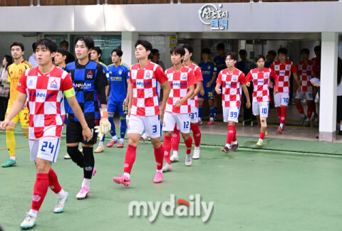 [MD포토] 한남대vs울산대 '결승전 입장'