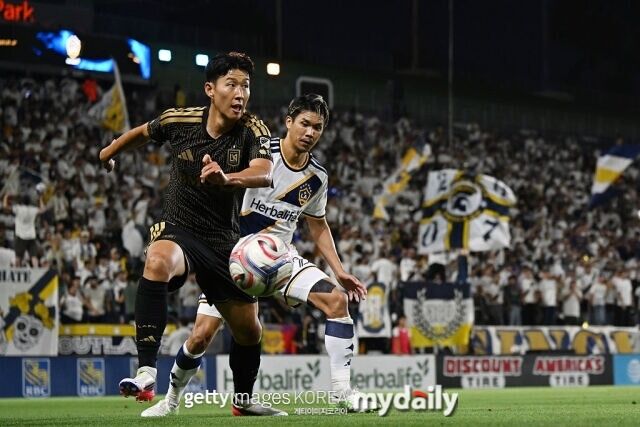 손흥민(LAFC)이 18일(이하 한국시각) 미국 LA의 디그니티 헬스 스포츠 파크에서 펼쳐진 LA 갤럭시와의 2026 미국 메이저리그사커(MLS) 경기에서 득점을 기록했다./게티이미지코리아