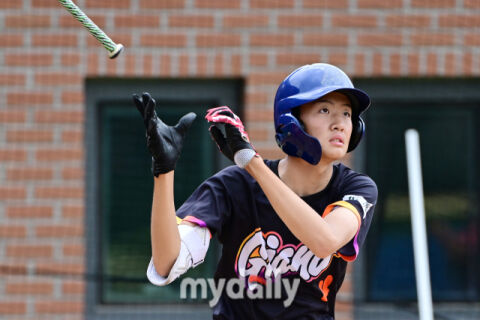 [MD포토] 김다율 '넘겼다 솔로포'