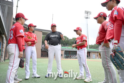 [MD포토] 최정기 감독 '즐기면 해보자'