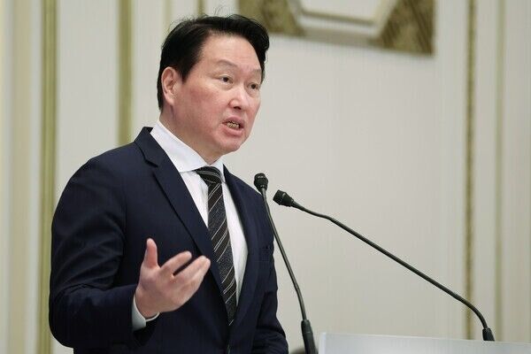 최태원 &ldquo;제조업, AI로 일으켜야&rdquo; 1년 전 약속&hellip;SK하이닉스 &lsquo;최대 호황&rsquo;으로 증명