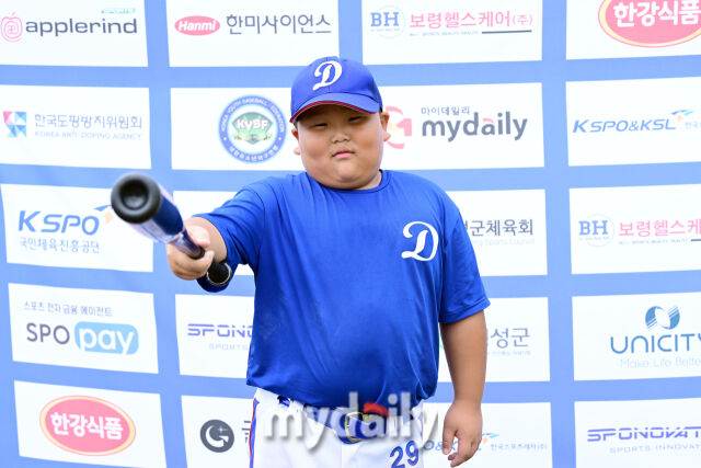 20일 강원도 횡성군 횡성베이스볼파크에서 열린 '2026 제3회 마이데일리배 전국유소년야구대회' 꿈나무(현무)리그 (U-11) 태백시와 양구군 경기.대한유소년야구연맹(회장 이상근) 태백시 유소년야구단 함주원 인터뷰를 했다./횡성=한혁승 기자