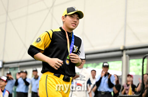 [MD포토] 김민기 '주니어리그 최우수선수상'