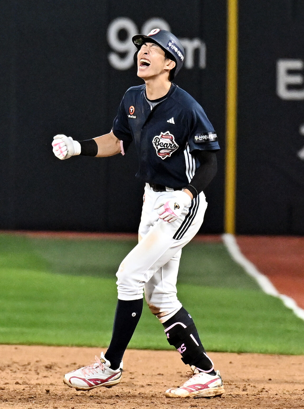 [MD포토] 김민석, '9회 동점타에 포효!'