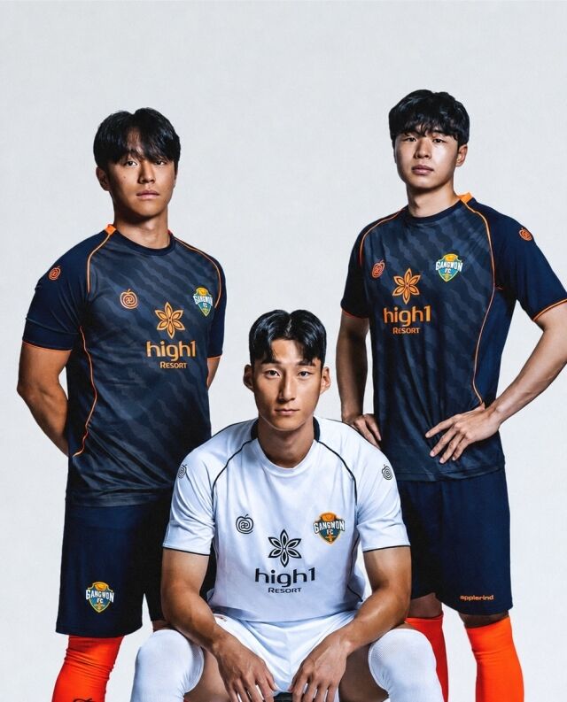 강원FC가 아시아축구연맹(AFC) 챔피언스리그 엘리트(ACLE) 유니폼을 공개했다. /강원FC 제공