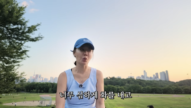 안선영이 어머니의 치매 초기 증상을 뒤늦게 알아차렸던 경험을 털어놓으며 당시의 아픔을 고백했다. / 유튜브 채널 '안선영의 이중생활'