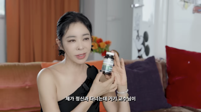 이혜영이 폐암 수술 이후 외상 후 스트레스 장애(PTSD)를 겪었으며, 현재 정신건강의학과 치료를 받고 있다고 털어놨다. / 유튜브 채널 '혜영이는 못말려'
