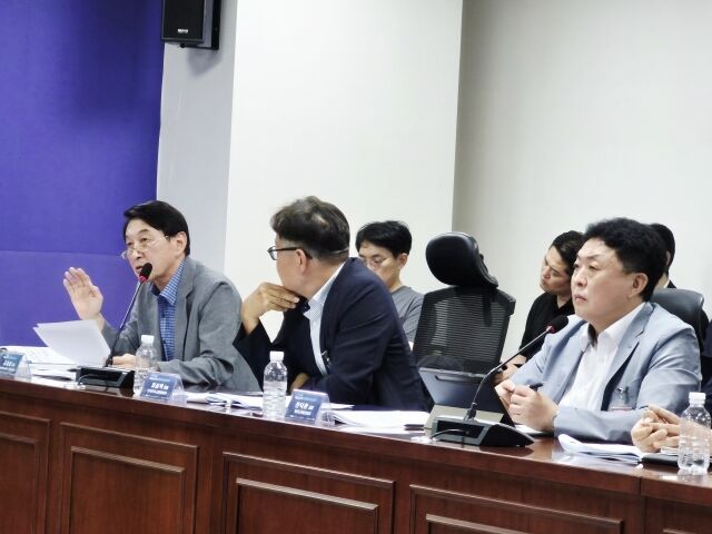 카지노 제도 개편안에 대해 발언하고 있는 주요 전문가 및 정책 관계자들. /방금숙 기자