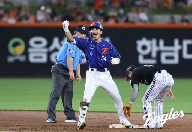 한화 오재원이 24일 대전 한화생명볼파크에서 열린 LG 트윈스전에서 결승타를 기록했다./한화 이글스 제공