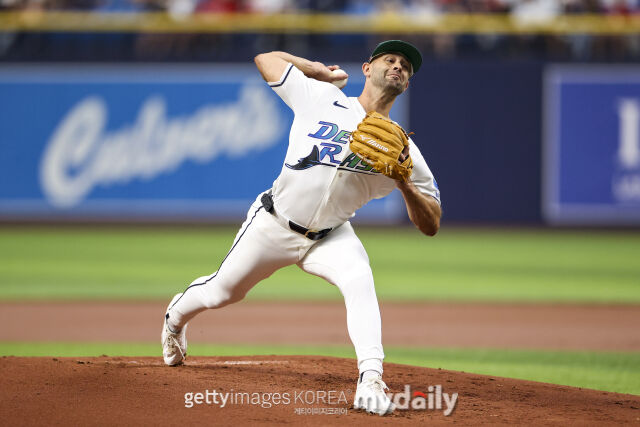 MLB 탬파베이 소속 닉 마르티네스는 26일(한국시각) 열린 클리블랜드와 홈 경기에 선발 등판해 6이닝 무실점으로 호투하며 승리투수가 됐다. 그는 시즌 10승째를 올렸다./게티이미지코리아