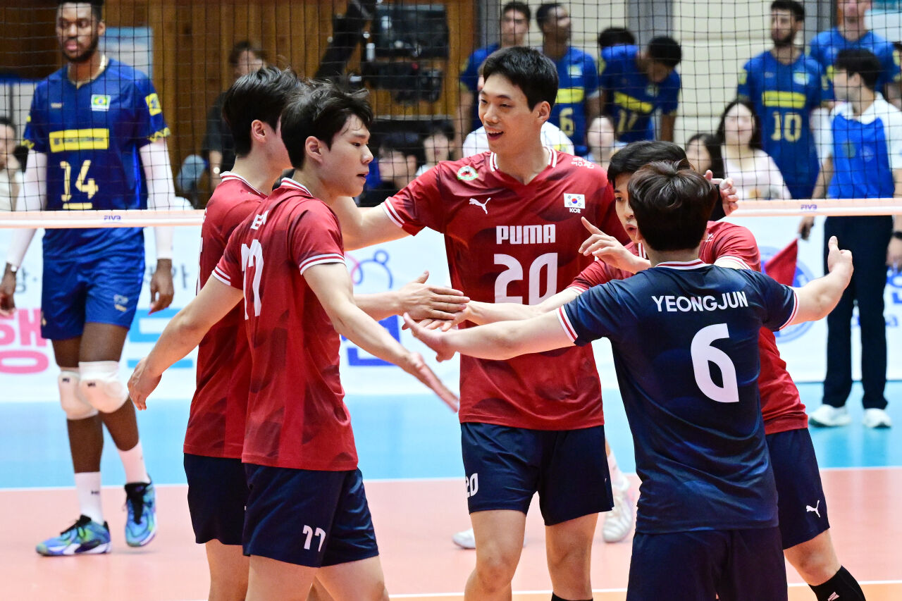[MD포토] 기뻐하는 대한민국 배구 대표팀