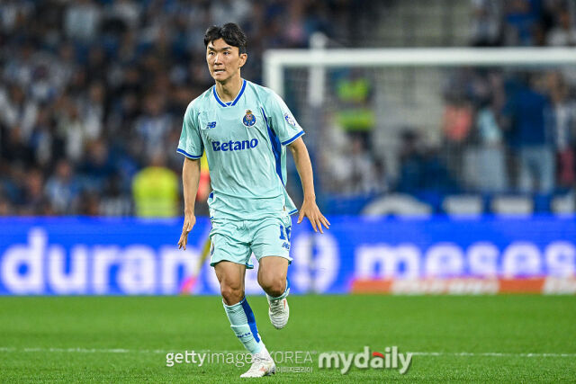 황인범(FC포르투)이 26일(이하 한국시각) 포르투갈 포르투의 에스타디우 두 드라가오에서 아스톤 빌라와 프리시즌 경기에서 포르투 데뷔전을 치렀다./게티이미지코리아