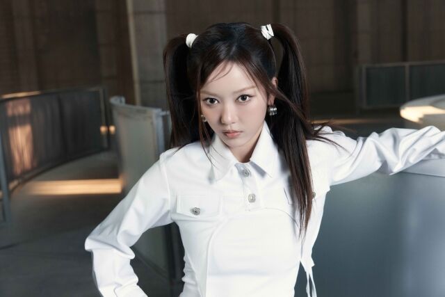 아워벌스데이 신혜원 개인 콘셉트 포토 / JYP엔터테인먼트