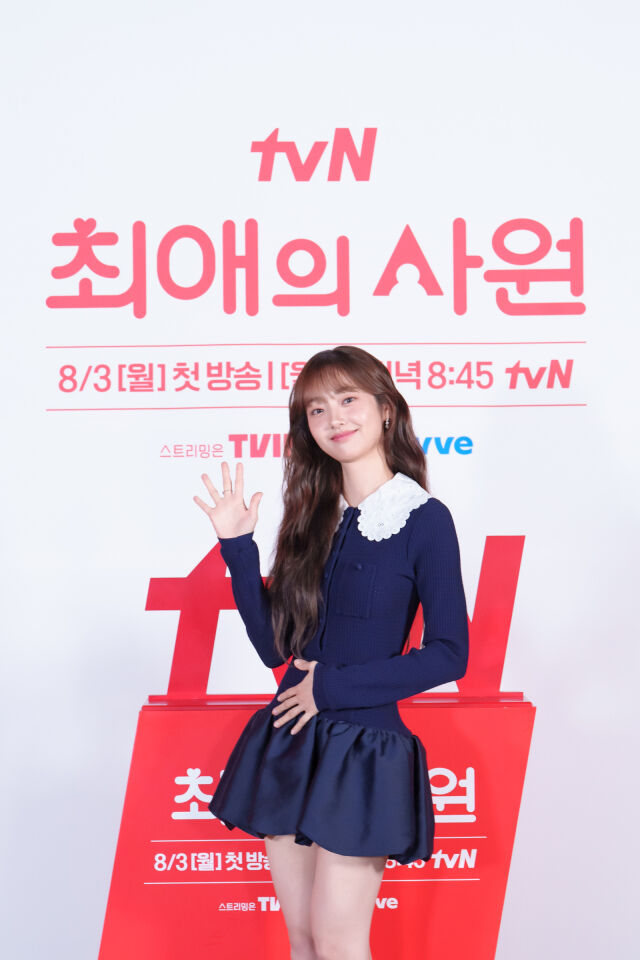 배우 김혜준이 데뷔 이후 처음으로 로맨틱 코미디 장르에 도전하는 소감을 밝혔다. / tvN 새 월화드라마 '최애의 사원' 제공